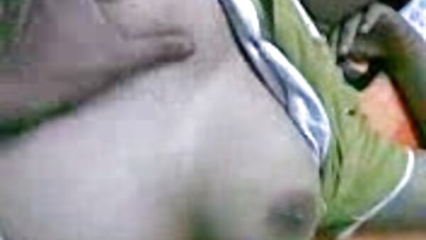 قلاب بلوند سکس کردن بامادر لاکچری با سینه‌های بزرگ BJ را در دوربین POV می‌دهد